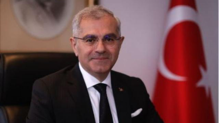 Ο Μπουράκ Ακτσαπάρ ήταν έως τώρα ο αρμόδιος υφυπουργός του τουρκικού υπουργείου Εξωτερικών για τα ελληνοτουρκικά