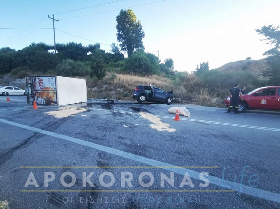 Συγκλονίζουν οι εικόνες από τροχαίο στην Κρήτη-Μια 20χρονη νεκρή, 5 τραυματίες