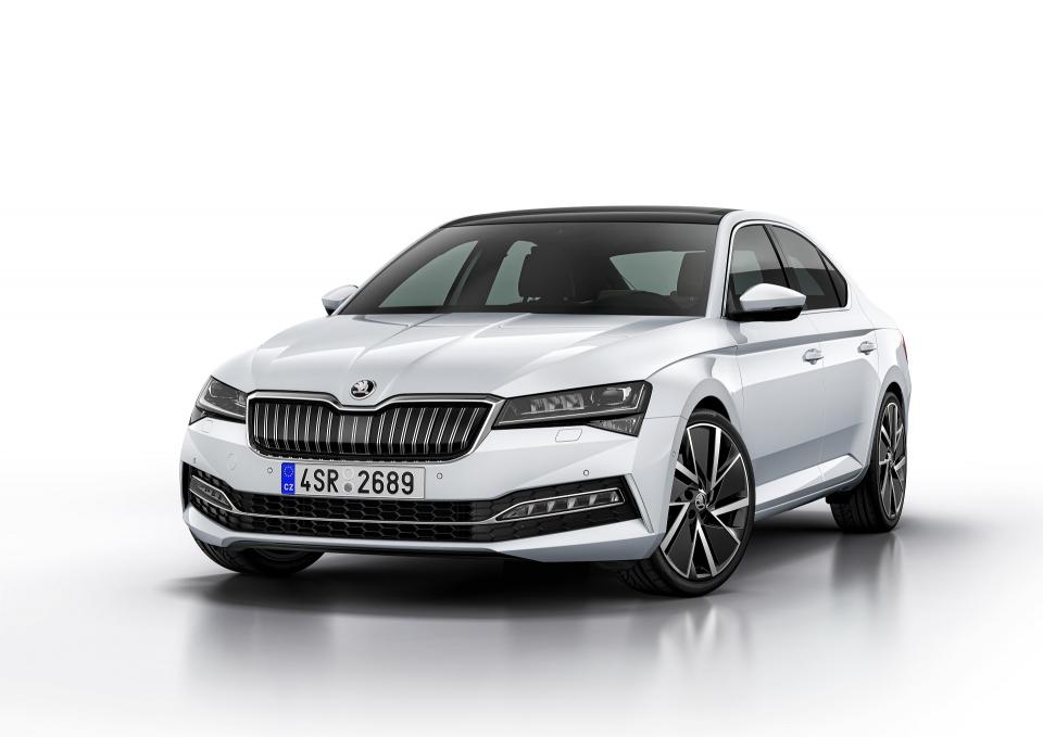 SKODA SUPERB iV: Η υβριδική λιμουζίνα της SKODA