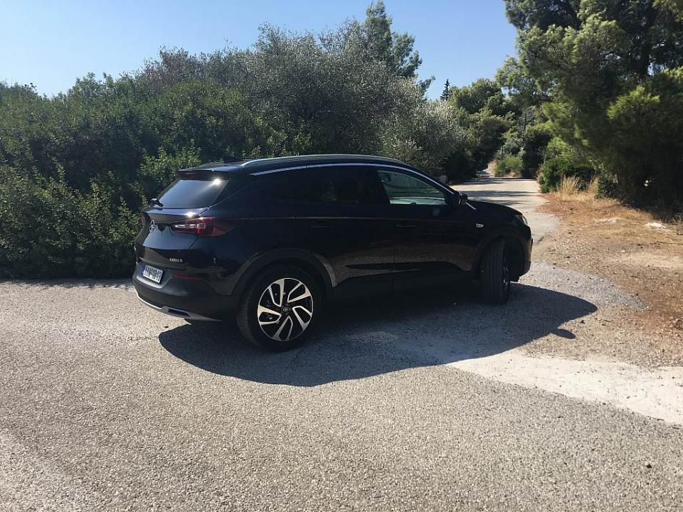 Opel  Grandland X Ultimate 1.5 Diesel MT6 : Καλύπτει τις ανάγκες του σύγχρονου οικογενειάρχη