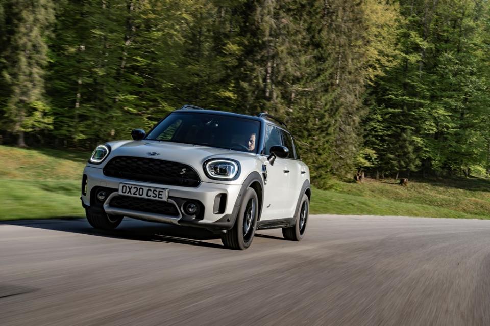 Δείτε το αναβαθμισμένο νέο MINI Countryman