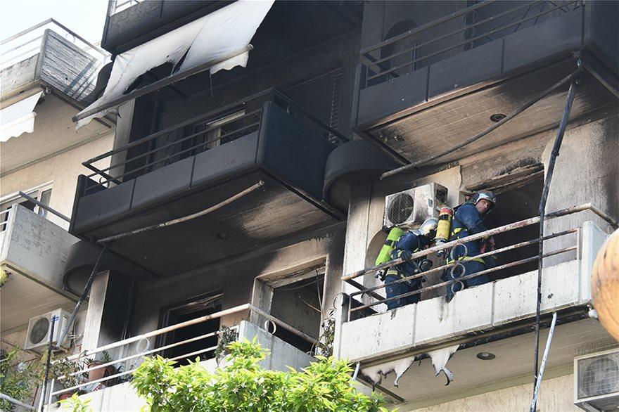 Κόλαση φωτιάς σε πολυκατοικία στο Παγκράτι - Κινδύνευσαν ένοικοι (ΒΙΝΤΕΟ-ΦΩΤΟ)