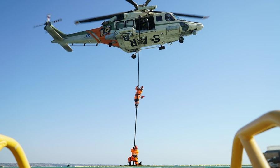 Κύπρος: Εντυπωσιακές εικόνες από πολυεθνική άσκηση για αντιμετώπιση επίθεσης σε πλατφόρμα εξόρυξης (ΒΙΝΤΕΟ-ΦΩΤΟ)