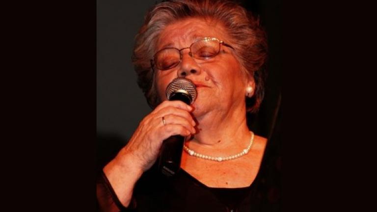 Πέθανε η  Ειρήνη Κονιτοπούλου – Λεγάκη, μία από τις μεγάλες φωνές του νησιώτικου τραγουδιού