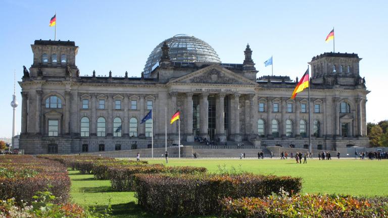 Γερμανία - Κυβερνητική σύσταση σε πολίτες: Προμηθευτείτε τρόφιμα και νερό