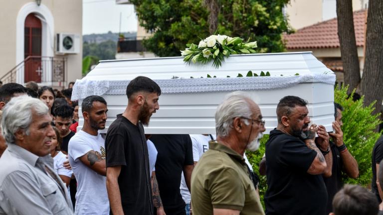 Ηλεία: Σε κλίμα οδύνης η κηδεία της 11χρονης Βασιλικής που δολοφονήθηκε 