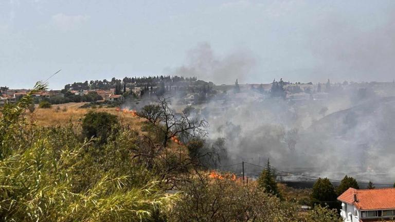 Θεσσαλονίκη: Μεγάλη πυρκαγιά ανάμεσα σε Τρίλοφο και Πλαγιάρι – Μήνυμα του 112