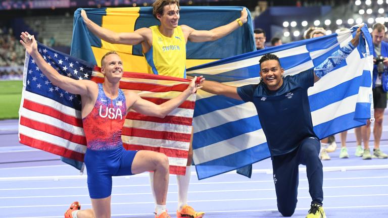 Πλούσια αγωνιστική δράση περιελάμβανε το σημερινό πρόγραμμα για την ελληνική αποστολή στους Ολυμπιακούς Αγώνες 2024, εκεί όπου είχαμε μεγάλες και λαμπρές στιγμές! Η μεγαλύτερη όλων φυσικά ήταν εκείνη του Εμμανουήλ Καραλή! Ο «Μανόλο» έγραψε ιστορία στον τελικό του άλματος επί κοντώ, κατακτώντας το πρώτο ολυμπιακό μετάλλιο της καριέρας του!     00:00  Previous PlayNext  00:00 / 01:03 Mute  Settings Fullscreen Copy video url Play / Pause Mute / Unmute Report a problem Language Share Vidverto Player advertiseme