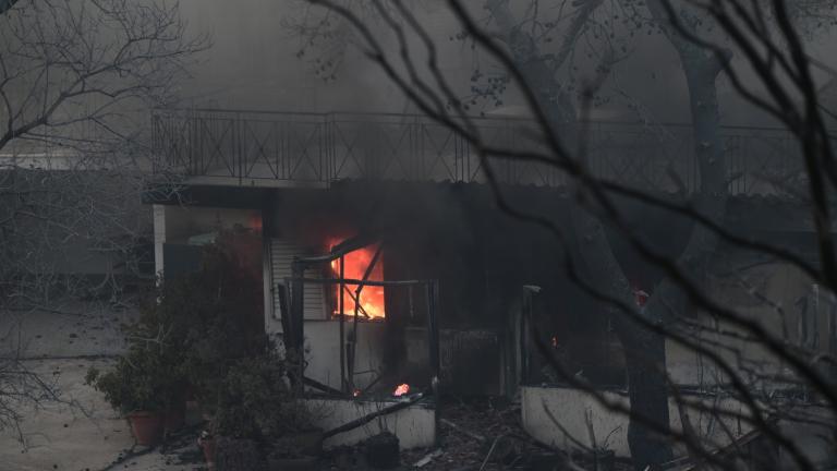 Φωτιά στην Βορειοανατολική Αττική: Μάχη με αναζωπυρώσεις και διάσπαρτες εστίες — Στάχτη έγιναν πάνω από 100.000 στρέμματα