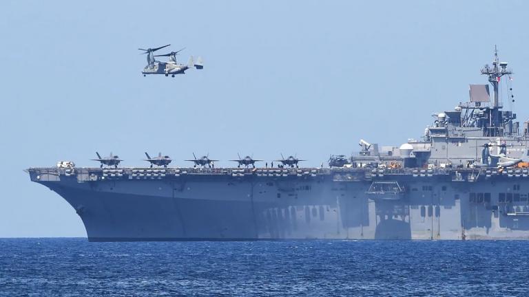 «Τύμπανα» πολέμου στη Μέση Ανατολή: Οι ΗΠΑ έχουν συγκεντρώσει 12 πολεμικά πλοία στην περιοχή 