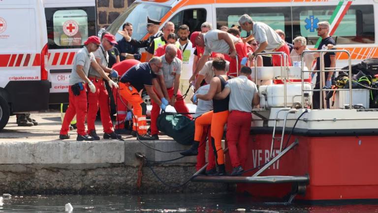 Ναυάγιο στη Σικελία: Ανασύρθηκαν τέσσερα πτώματα, εντοπίστηκε και πέμπτο - Νεκροί ο Μαικ Λιντς και η 18χρονη κόρη του 