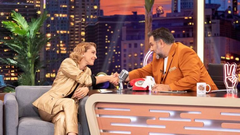 «THE 2NIGHT SHOW» με τον Γρηγόρη Αρναούτογλου - Απόψε, Τρίτη 22 Οκτωβρίου στις 24:00