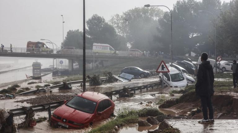 Ισπανία: Τραγωδία χωρίς τέλος στη Βαλένθια - Πάνω από 90 νεκροί, έρευνες για αγνοούμενους