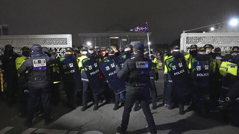 Πολιτική κρίση στη Νότια Κορέα: Η αντιπολίτευση ζητάει την παραίτηση του προέδρου - Ανησυχία στις ΗΠΑ