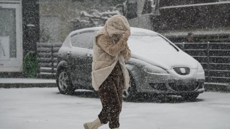 Συνεχίζεται η κακοκαιρία με βροχές και χιόνια — Οι δύο εξάρσεις των φαινομένων μέχρι την Πρωτοχρονιά