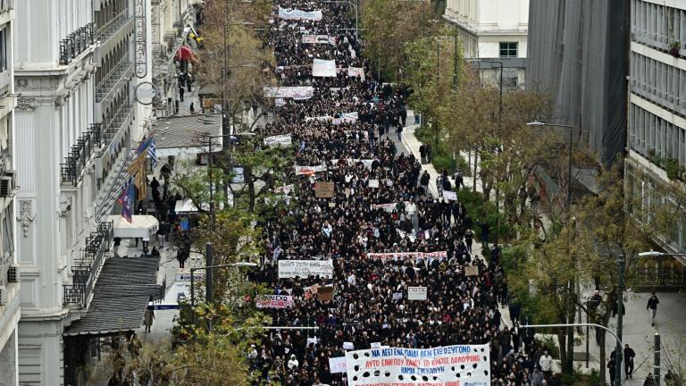 Τέμπη: Δικαιοσύνη και απόδοση ευθυνών ζήτησαν φοιτητές, μαθητές και εκπαιδευτικοί σε μαζικά συλλαλητήρια