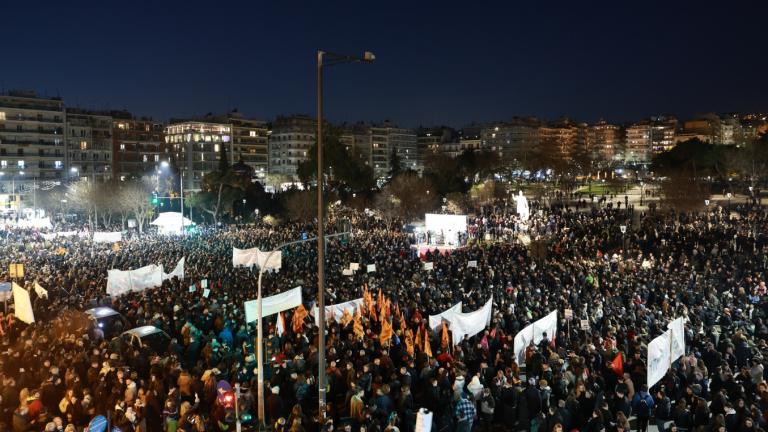 Σε εξέλιξη νέες συγκεντρώσεις για τα Τέμπη σε Σύνταγμα, Θεσσαλονίκη και άλλες πόλεις — Δείτε LIVE εικόνα