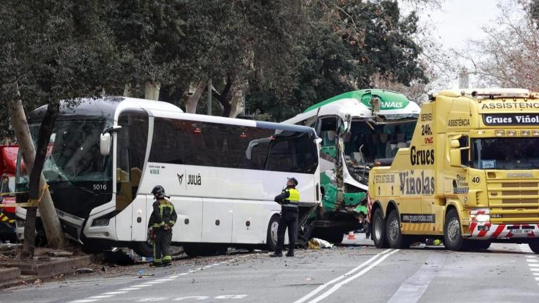 Βαρκελώνη: Πάνω από 50 τραυματίες, εκ των οποίων τέσσερις σοβαρά, σε σύγκρουση τουριστικών λεωφορείων