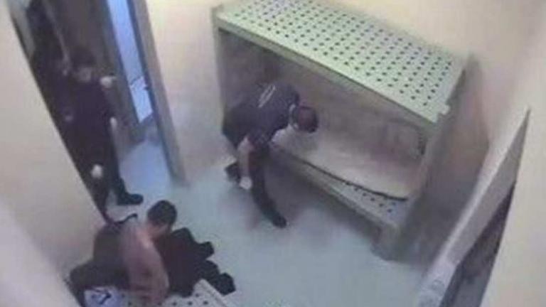 Ένοχοι οι σωφρονιστικοί υπάλληλοι για τα βασανιστήρια στον Ίλι Καρέλι! Video